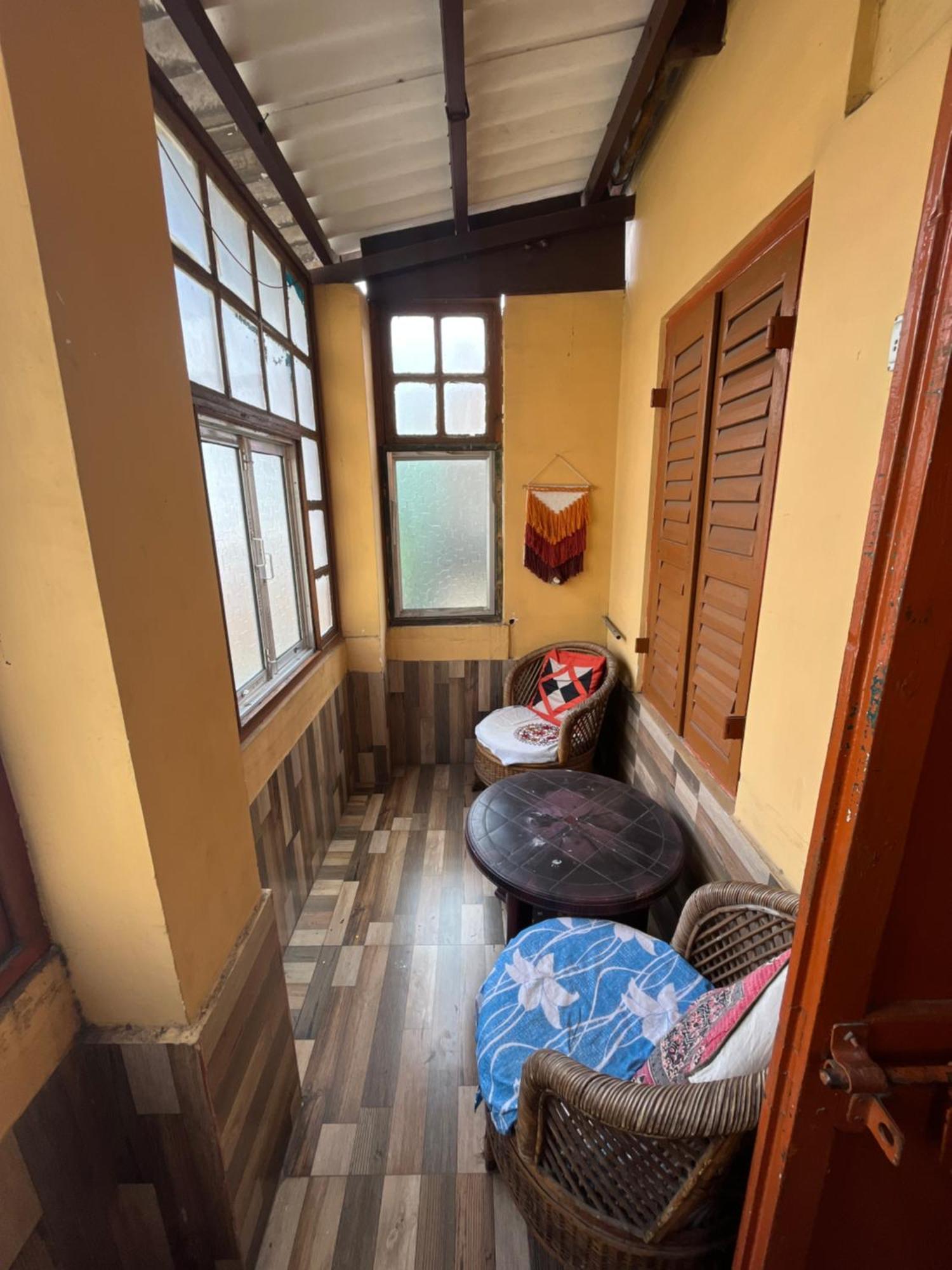 Calcutta Backpackers Homestay- For Travellers And Backpackers Экстерьер фото